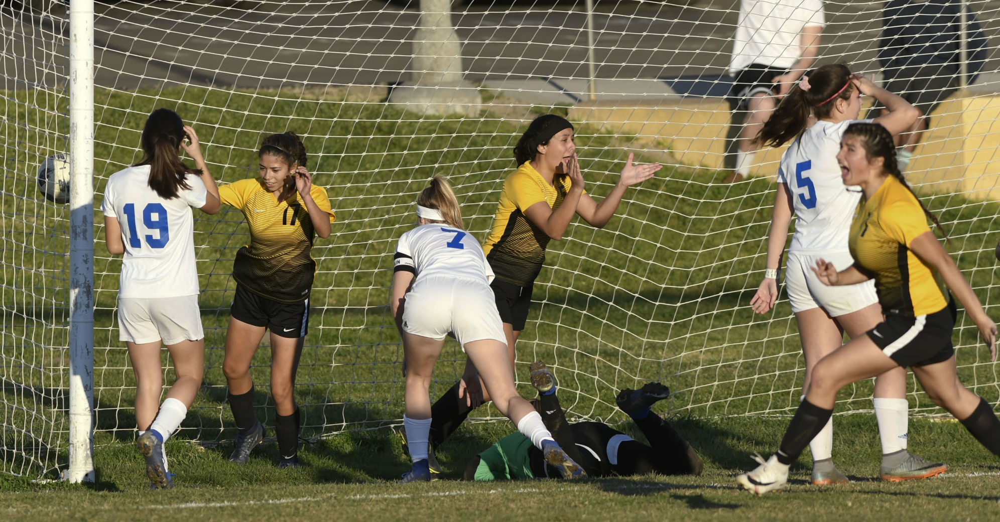 012320 Lompoc Cabrillo g soccer 03.jpg
